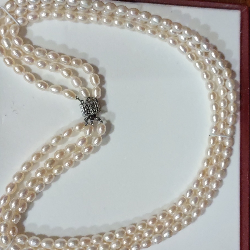 Freshwater Pearl Three Strand Necklace with sterling Silver Clasp, Nib - Picture 3 of 5
